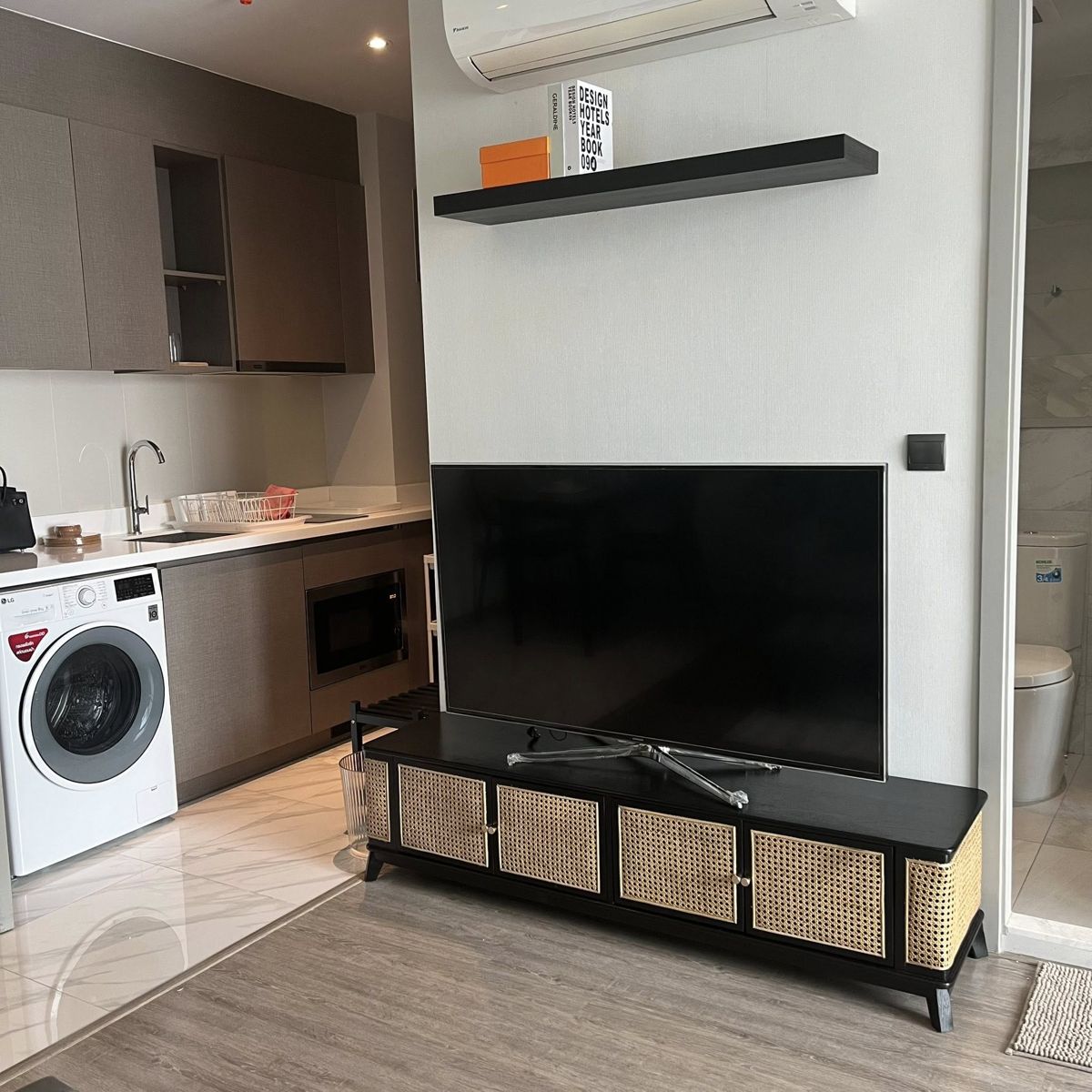 1-Bedroom condo for rent at Rhythm Ekkamai, Ekkamai — photo 9