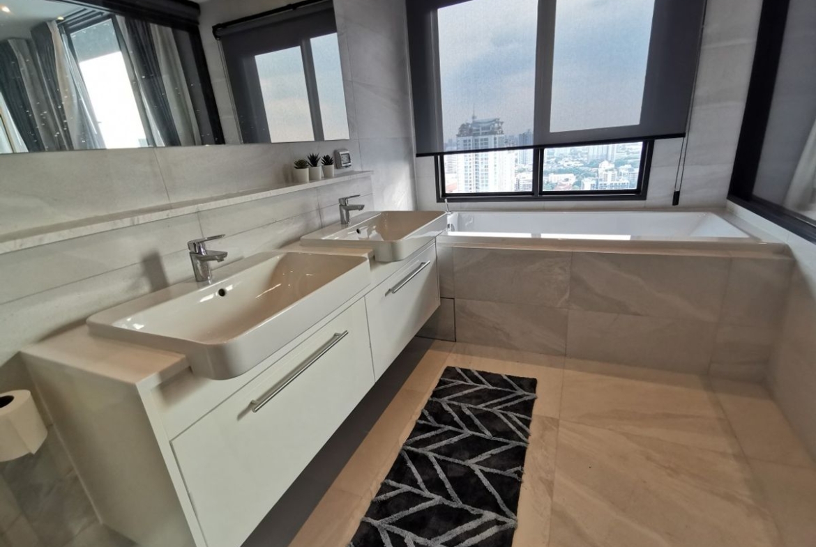 3-Bedroom condo for rent at Rhythm Ekkamai, Ekkamai — photo 10