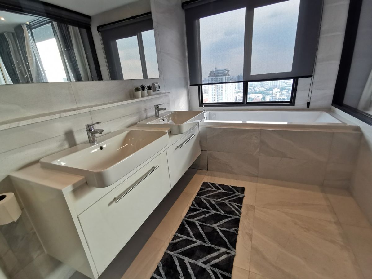3-Bedroom condo for rent at Rhythm Ekkamai, Ekkamai — photo 10