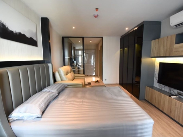 Studio condo for rent at Rhythm Ekkamai, Ekkamai