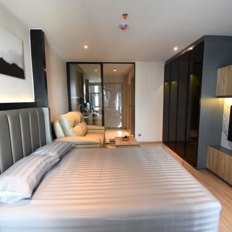 Studio condo for rent at Rhythm Ekkamai, Ekkamai