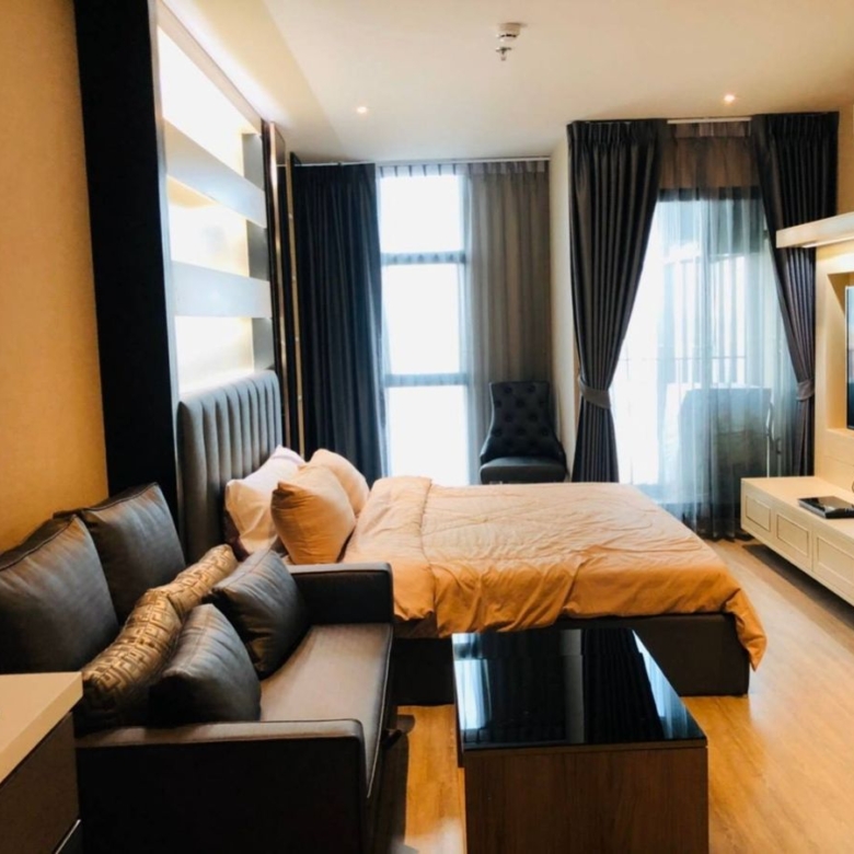 Studio condo for rent at Rhythm Ekkamai, Ekkamai