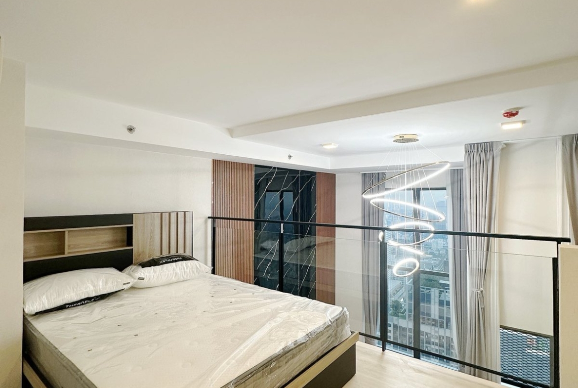 Bedroom — Duplex 1-bedroom condo at Siamese Sukhumvit 48, On Nut, Bangkok