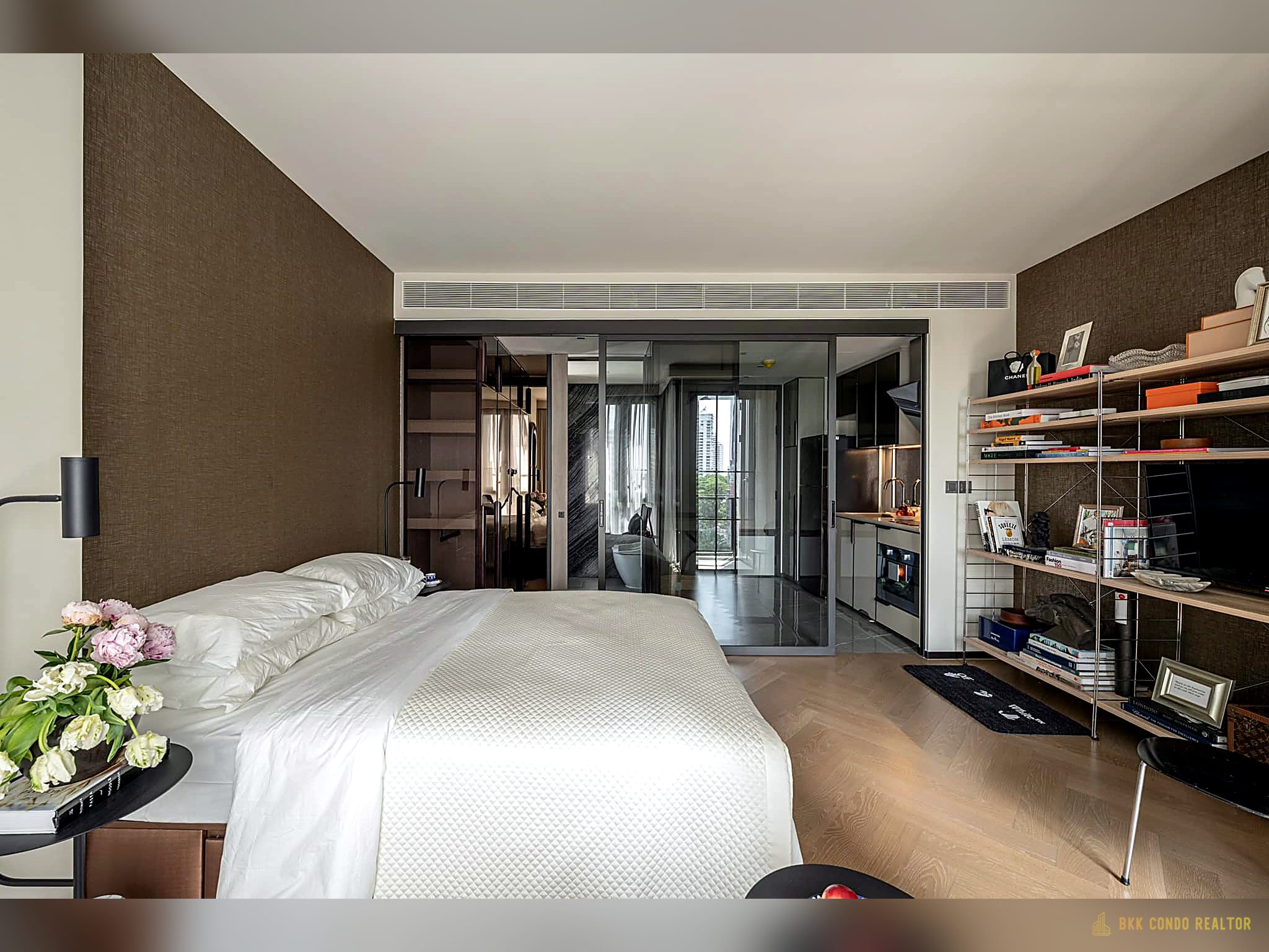 1-Bedroom Condo for Rent at The Reserve Sukhumvit 61 (31 sqm) — Ekkamai BTS