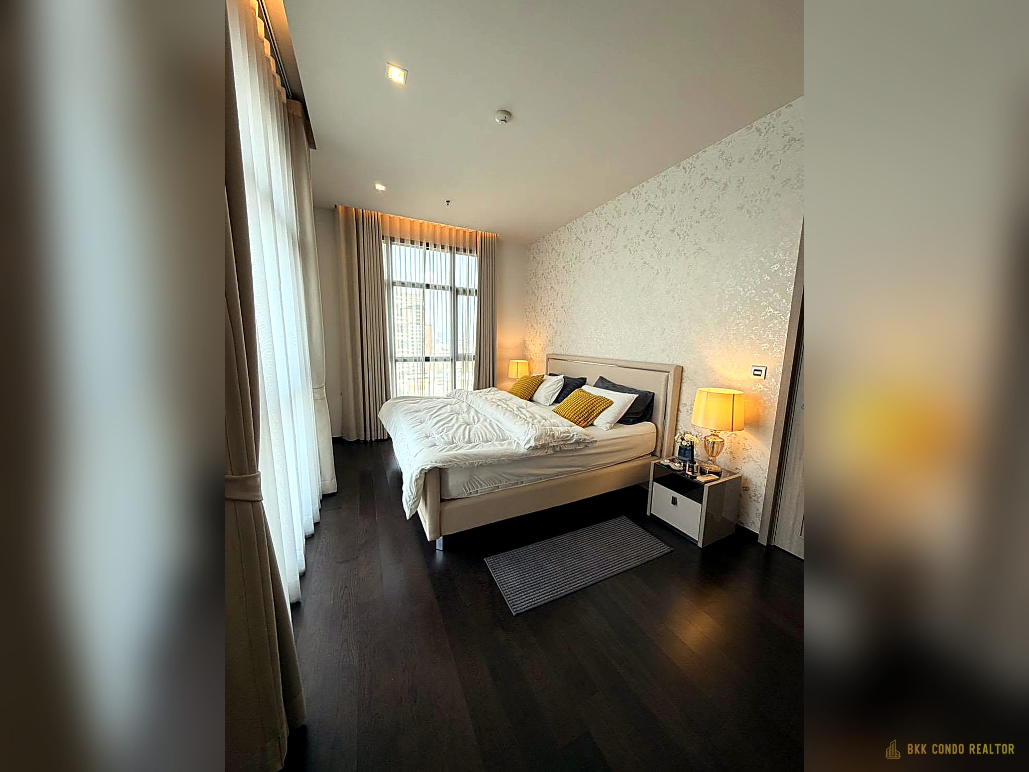 1-Bedroom Condo for Rent at The XXXIX By Sansiri (55 sqm) — Phrom Phong BTS