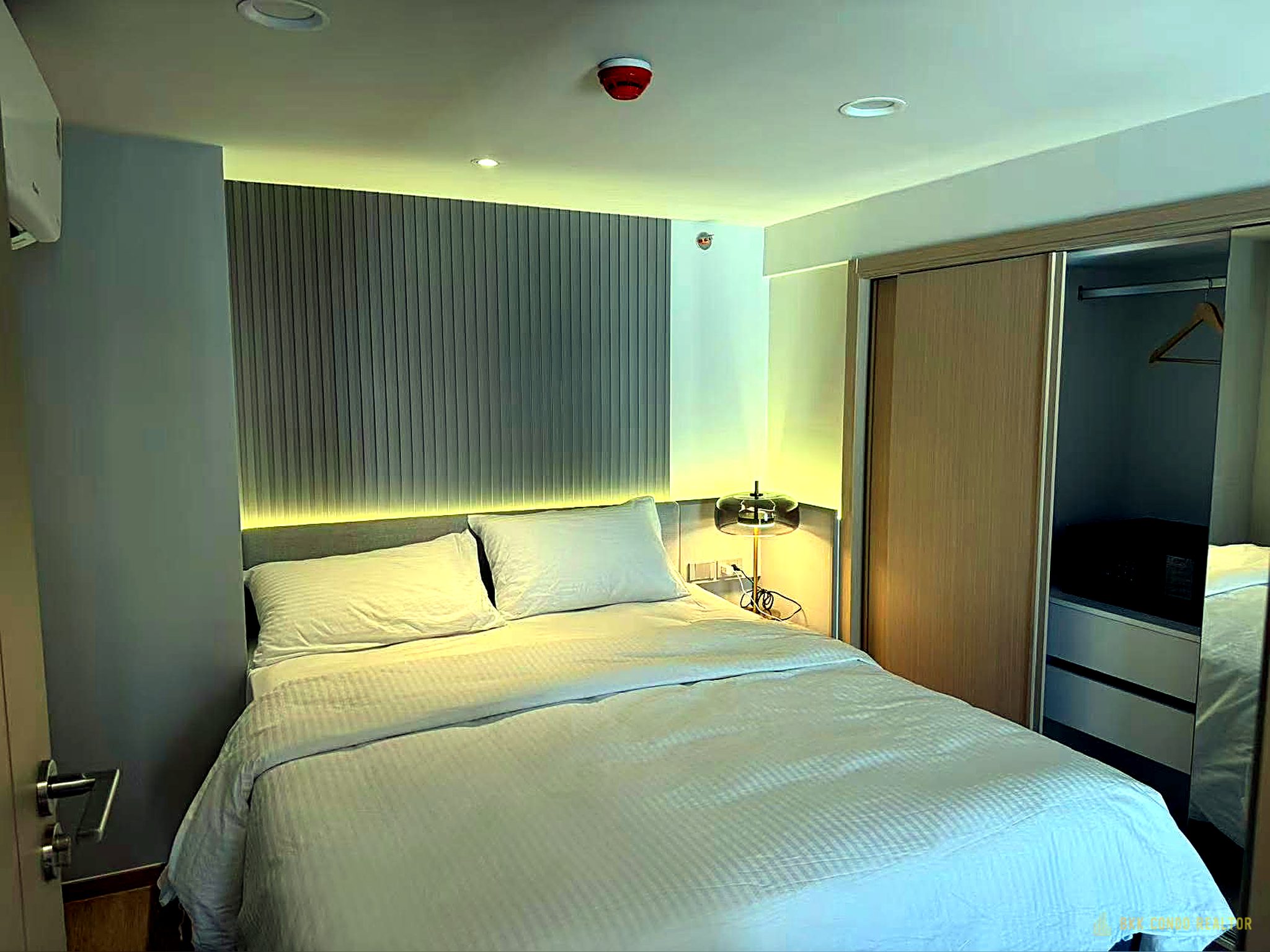 01-bedroom-55 Duplex 1-Bedroom Condo for Rent at Culture Chula (35 sqm) — Sam Yan MRT