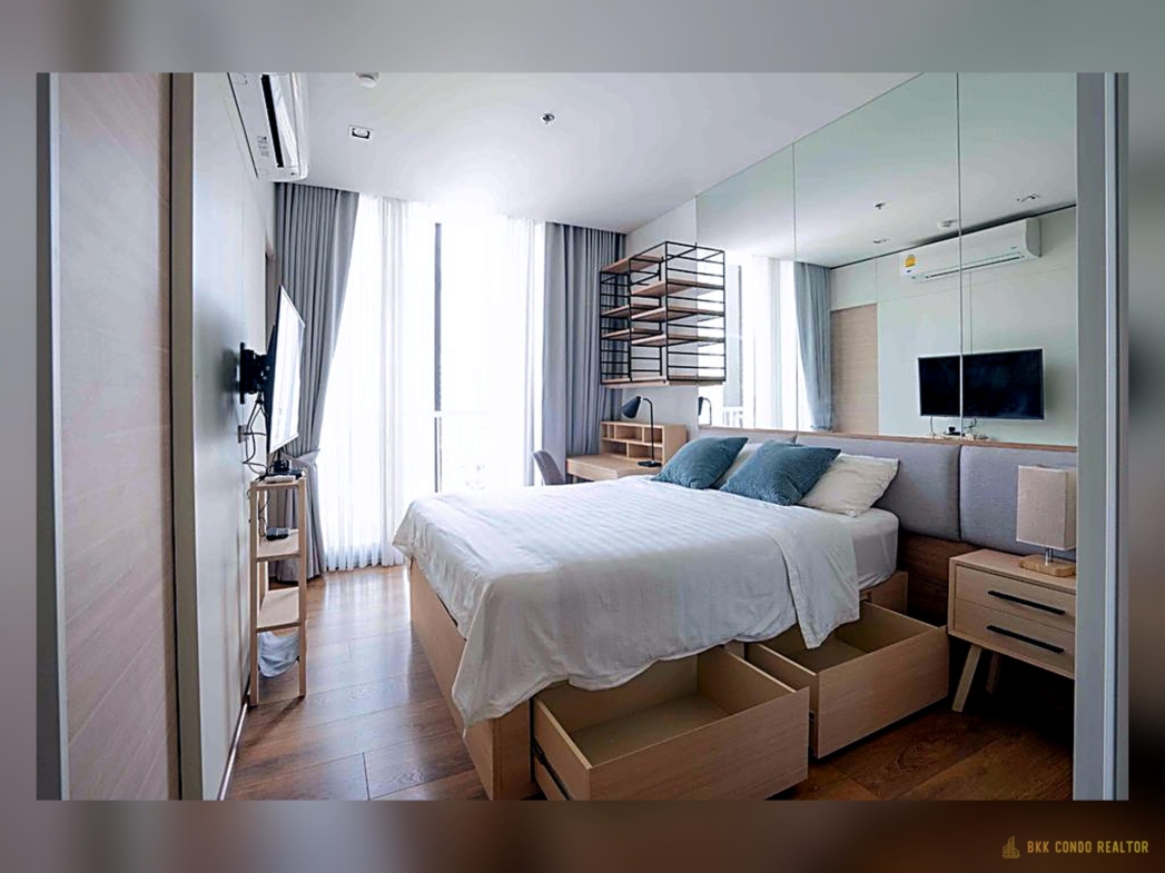Studio Condo for Rent at Park Origin Phrompong (30 sqm) — Phrom Phong BTS