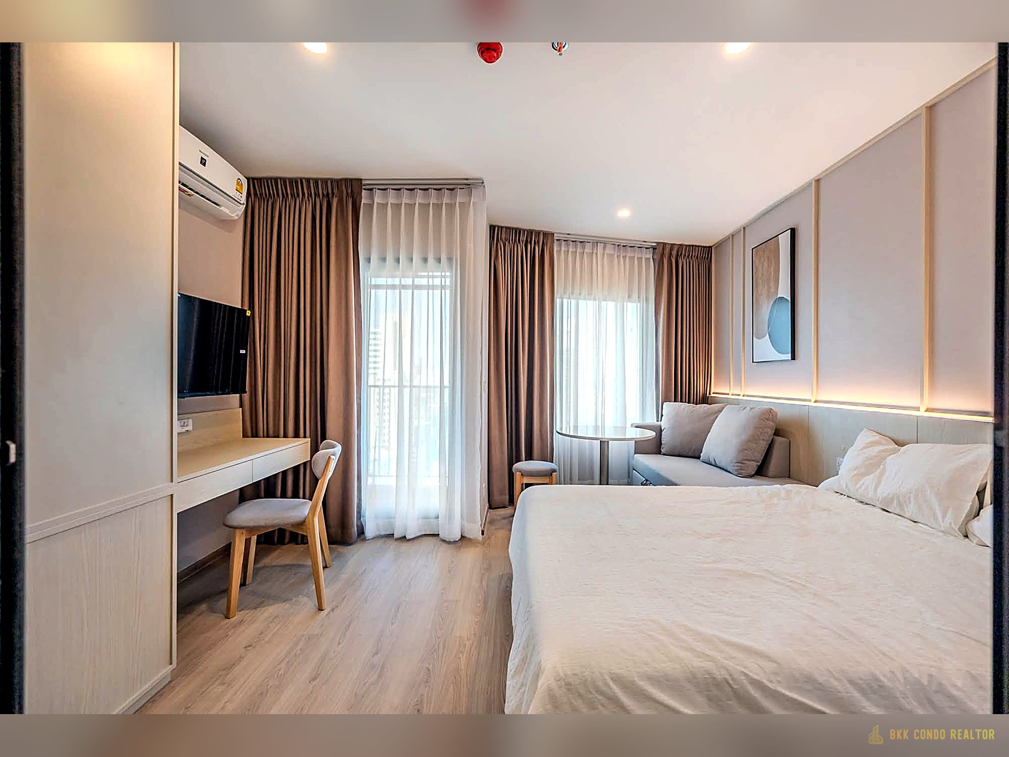 01-bedroom-67 Studio Condo for Rent at Life Rama4 – Asoke (27 sqm) — Queen Sirikit MRT