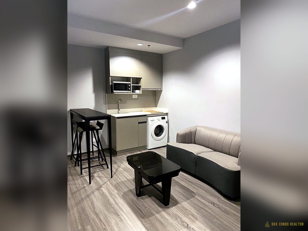 1-Bedroom Condo for Rent at Ideo Mobi Rangnam (35 sqm) — Victory Monument BTS