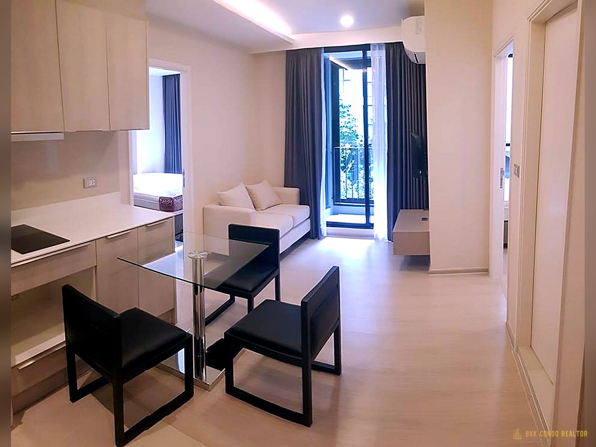2-Bedroom Condo for Rent at Vtara Sukhumvit 36 (52 sqm) — Thong Lo BTS