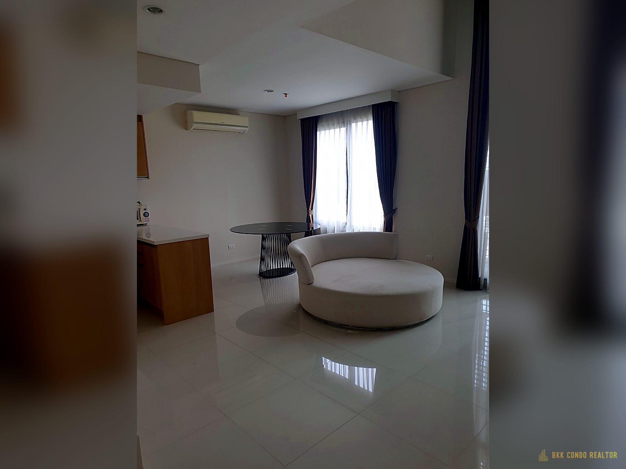 Duplex 1-Bedroom Condo for Rent at Villa Asoke — Phetchaburi MRT
