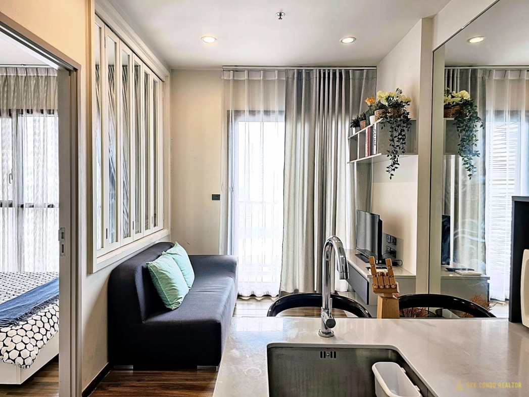 1-Bedroom Condo for Rent at Wyne Sukhumvit (31 sqm) — Phra Khanong BTS