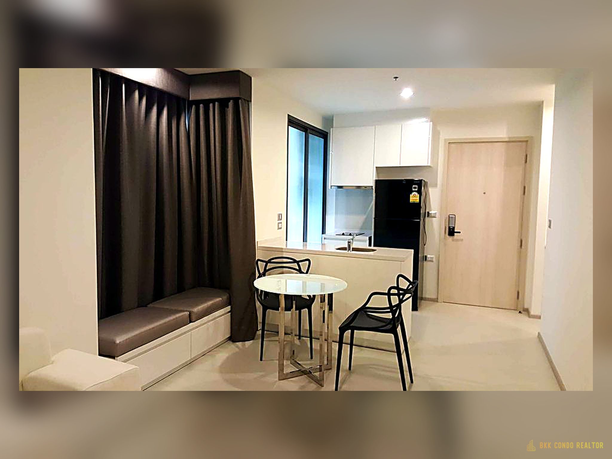 1-Bedroom Condo for Rent at Rhythm Sukhumvit 42 (48 sqm) — Ekkamai BTS