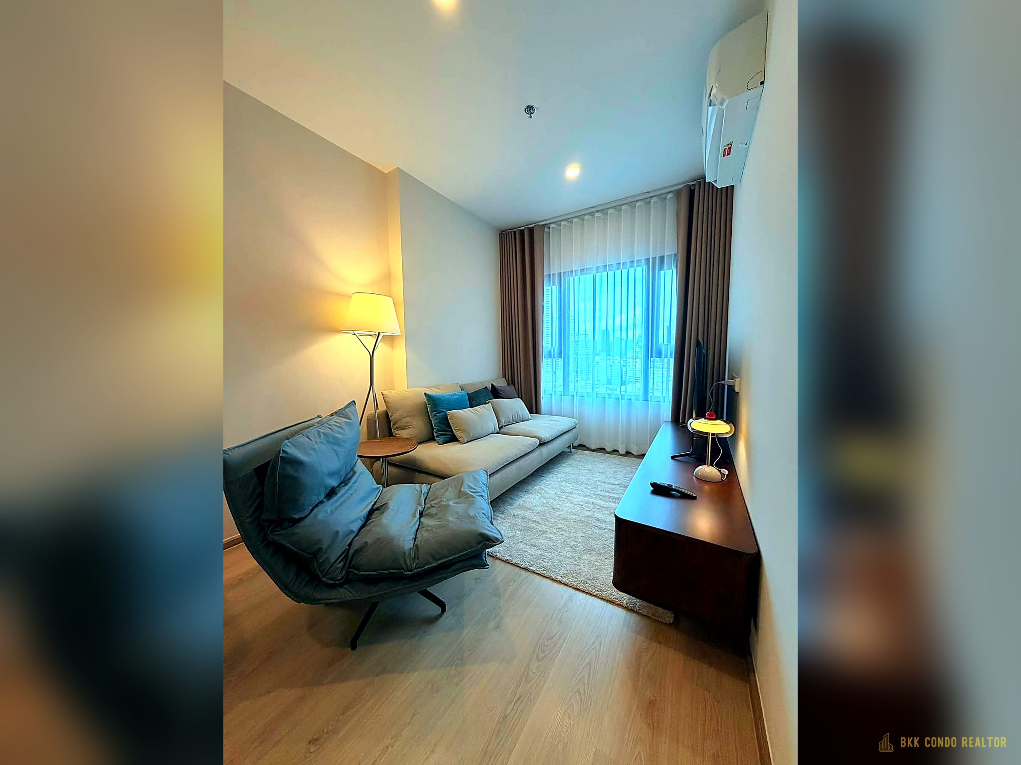 01-living_room-242 1-Bedroom Condo for Rent at Life Rama4 – Asoke (32 sqm) — Queen Sirikit MRT