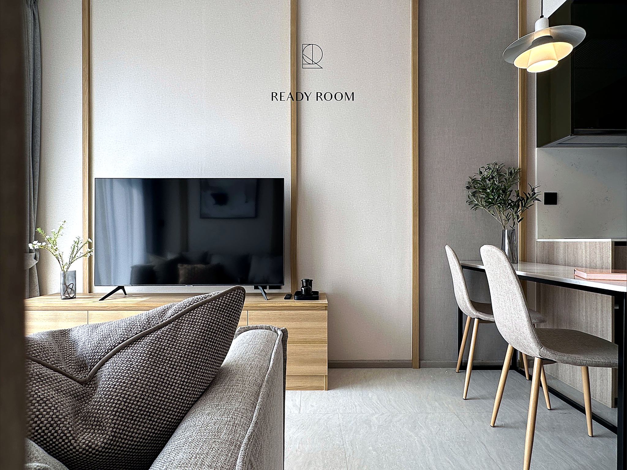 01-living_room-251 1-Bedroom Condo for Rent at Cooper Siam (36 sqm) — National Stadium BTS