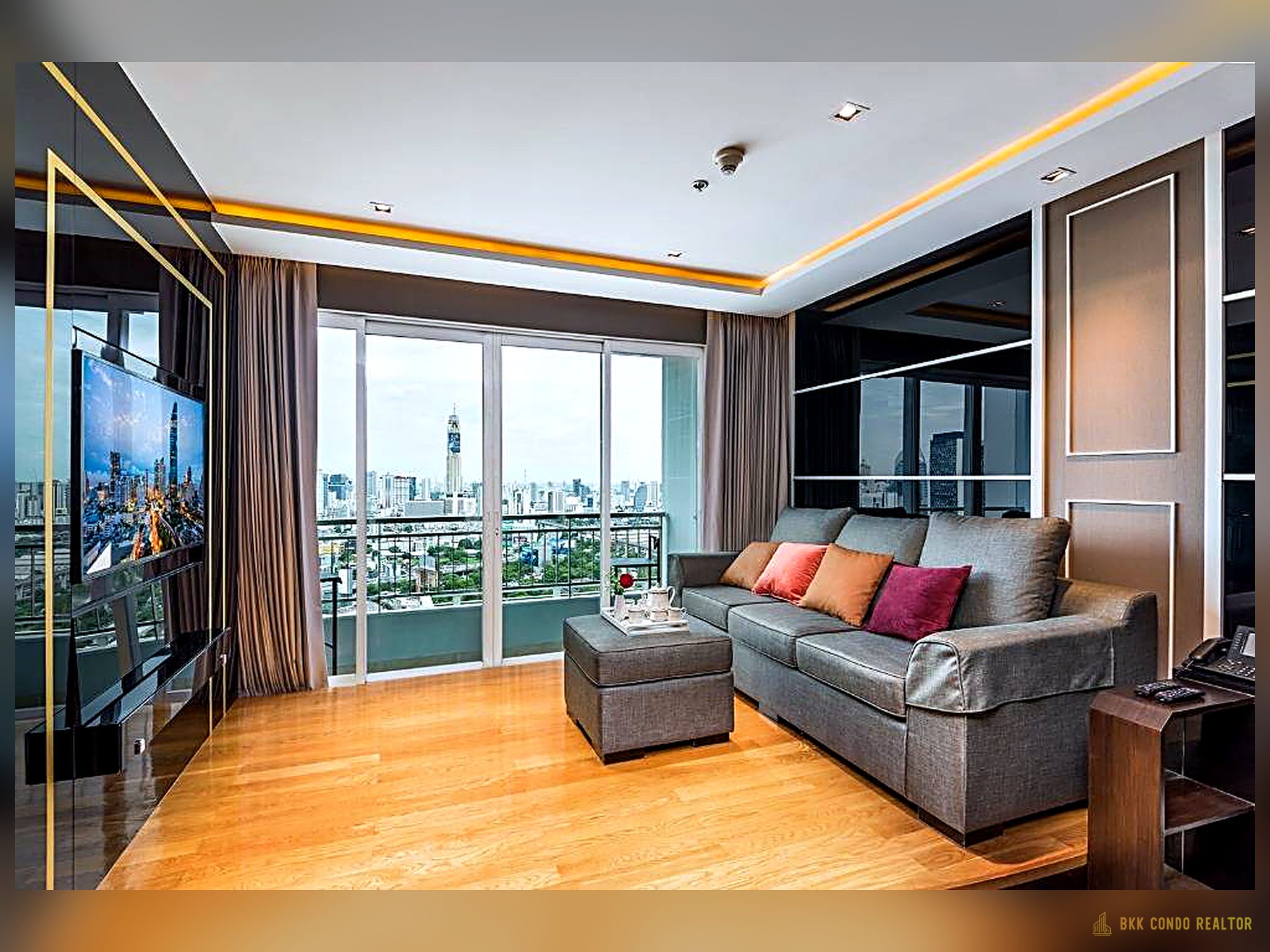 01-living_room-253 2-Bedroom Corner Condo for Rent at Circle Condominium (72 sqm) — Phetchaburi MRT