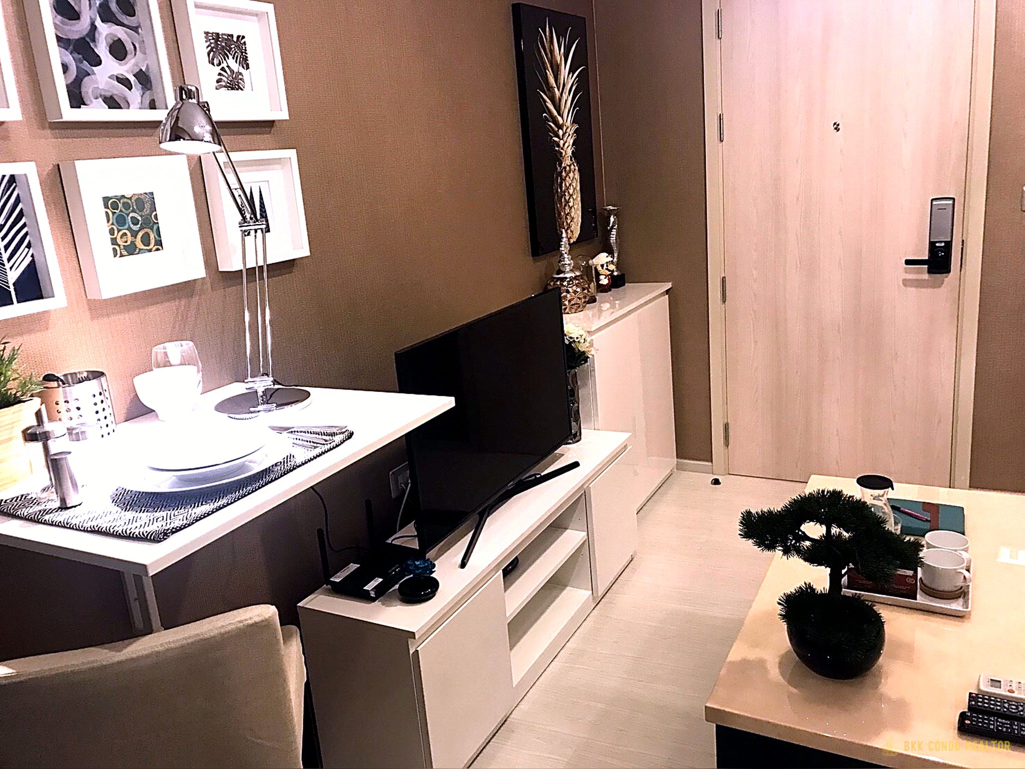 1-Bedroom Condo for Rent at Rhythm Sukhumvit 42 (27 sqm) — Ekkamai BTS