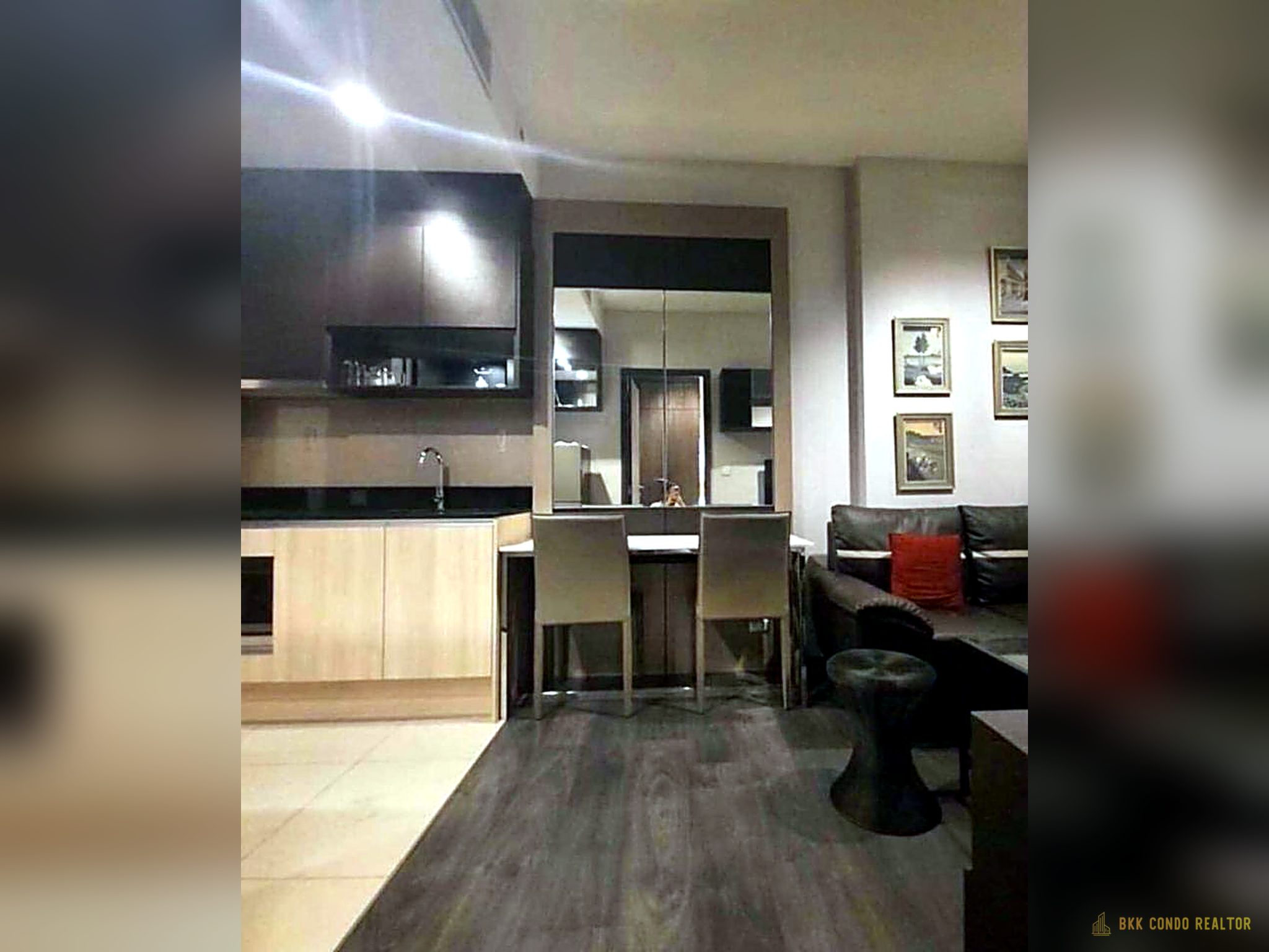 01-living_room-273 1-Bedroom Condo for Rent at Edge Sukhumvit 23 (31 sqm) — Asoke BTS/MRT