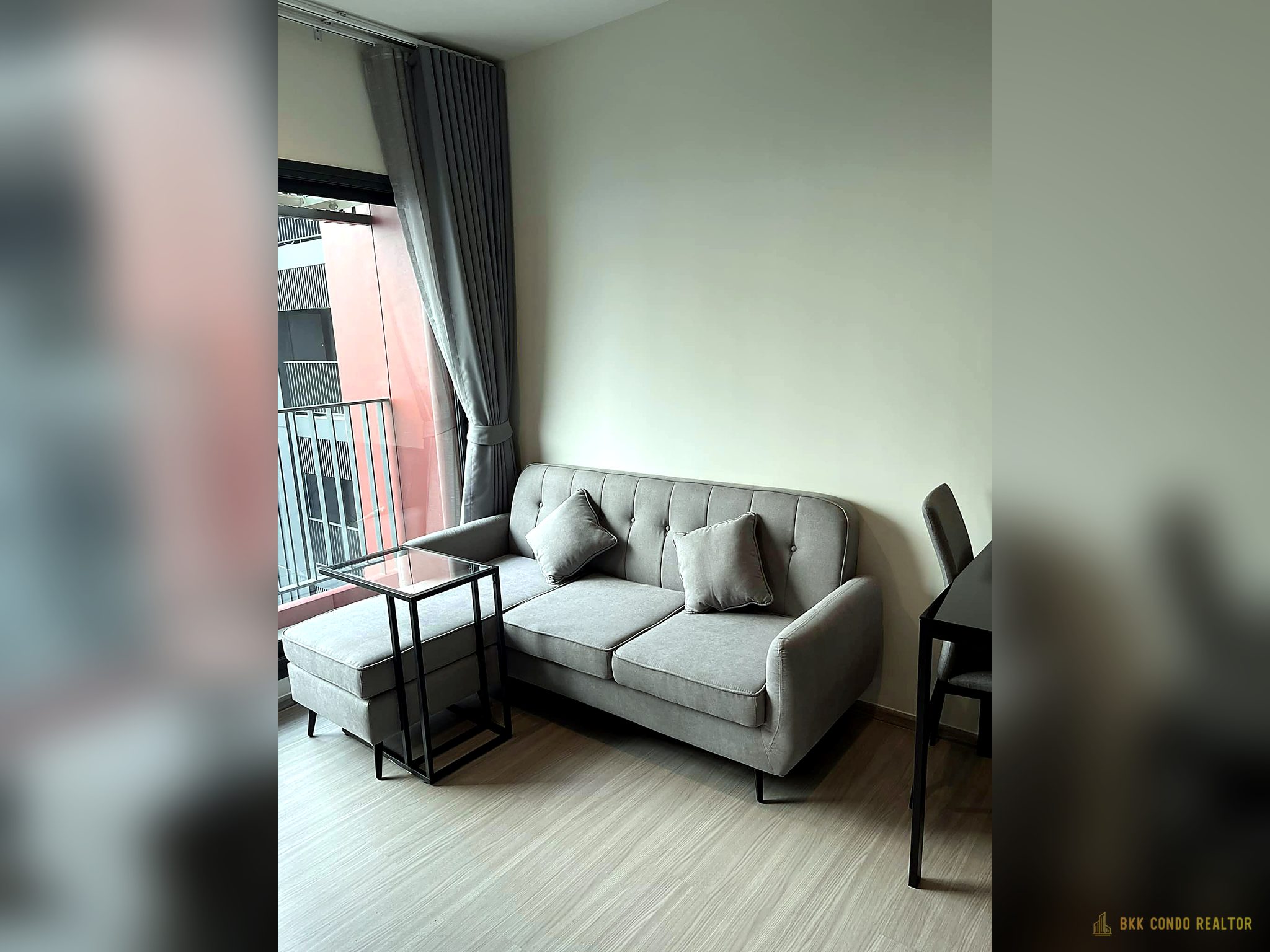 01-living_room-277 1-Bedroom Condo for Rent at Life Asoke Hype (32 sqm) — Rama 9 MRT