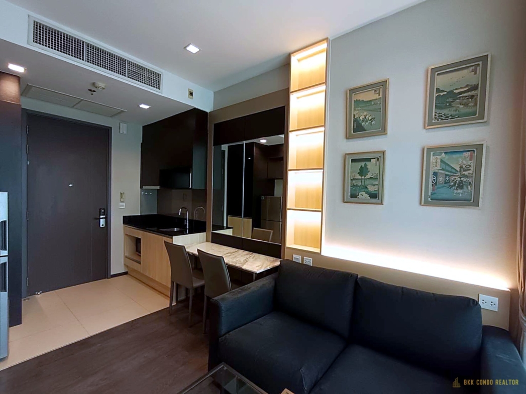 1-Bedroom Condo for Rent at Edge Sukhumvit 23 (31 sqm) — Asoke BTS