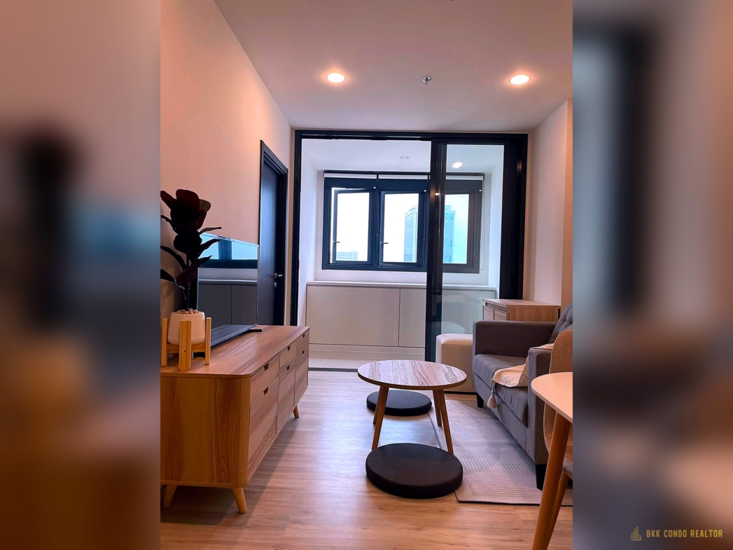 1-Bedroom Condo for Rent at XT Huaikhwang (35 sqm) — Huai Khwang MRT