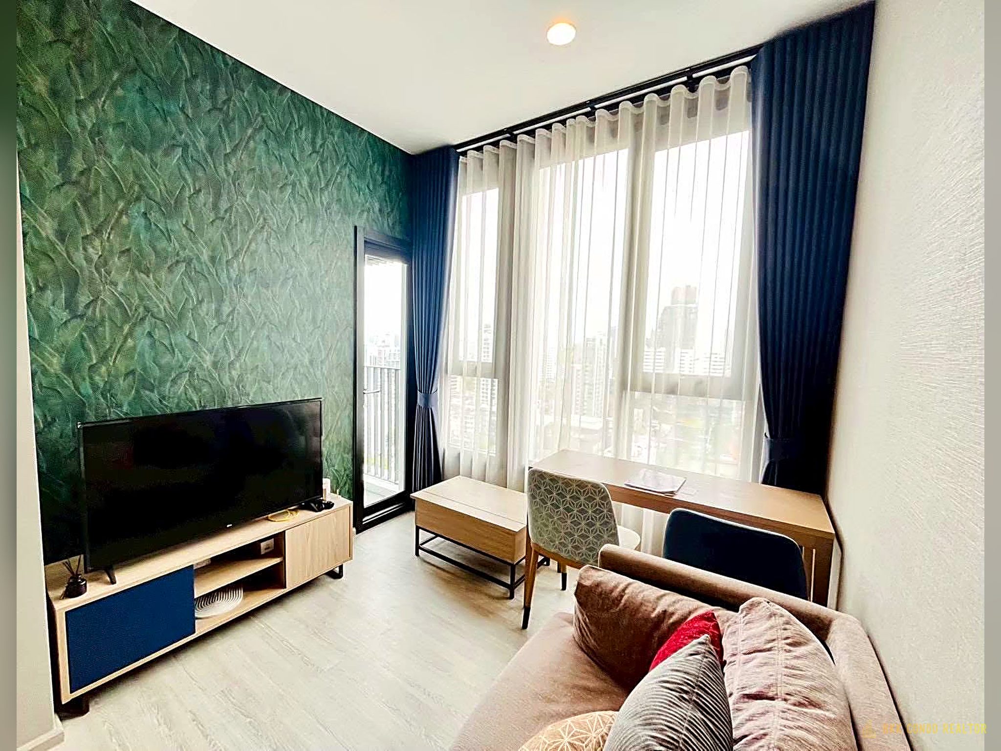 1-Bedroom Condo for Rent at XT Ekkamai (30 sqm) — Ekkamai BTS