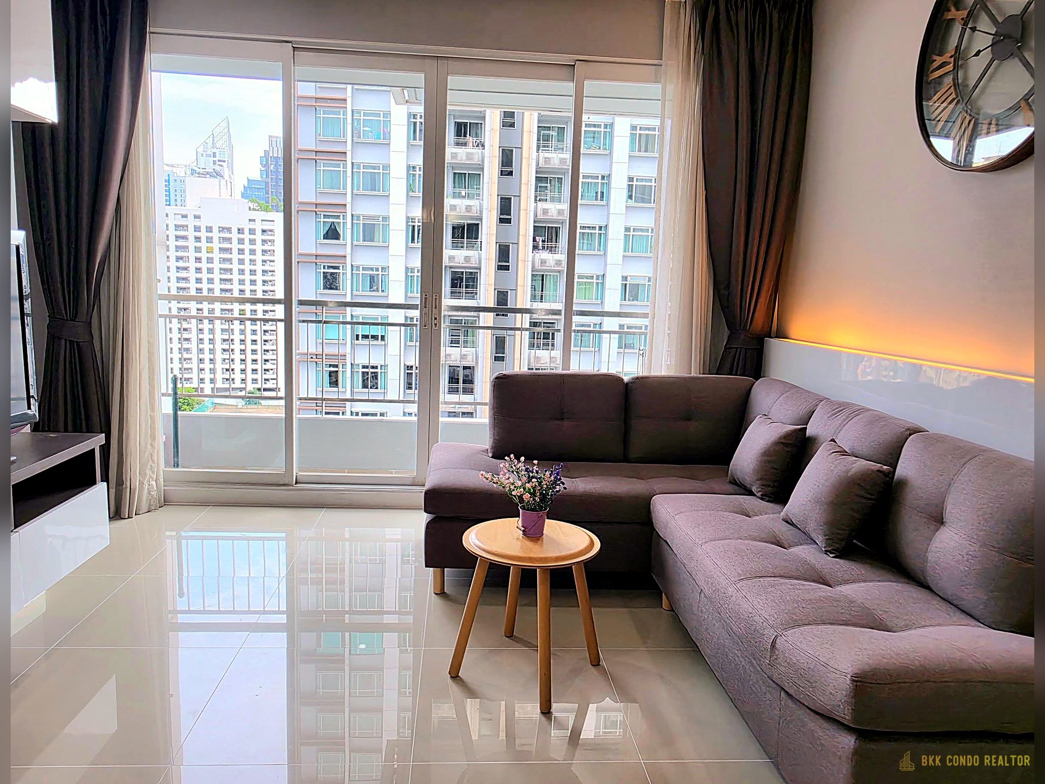 1-Bedroom Condo for Rent at Circle Condominium (48 sqm) — MRT Phetchaburi