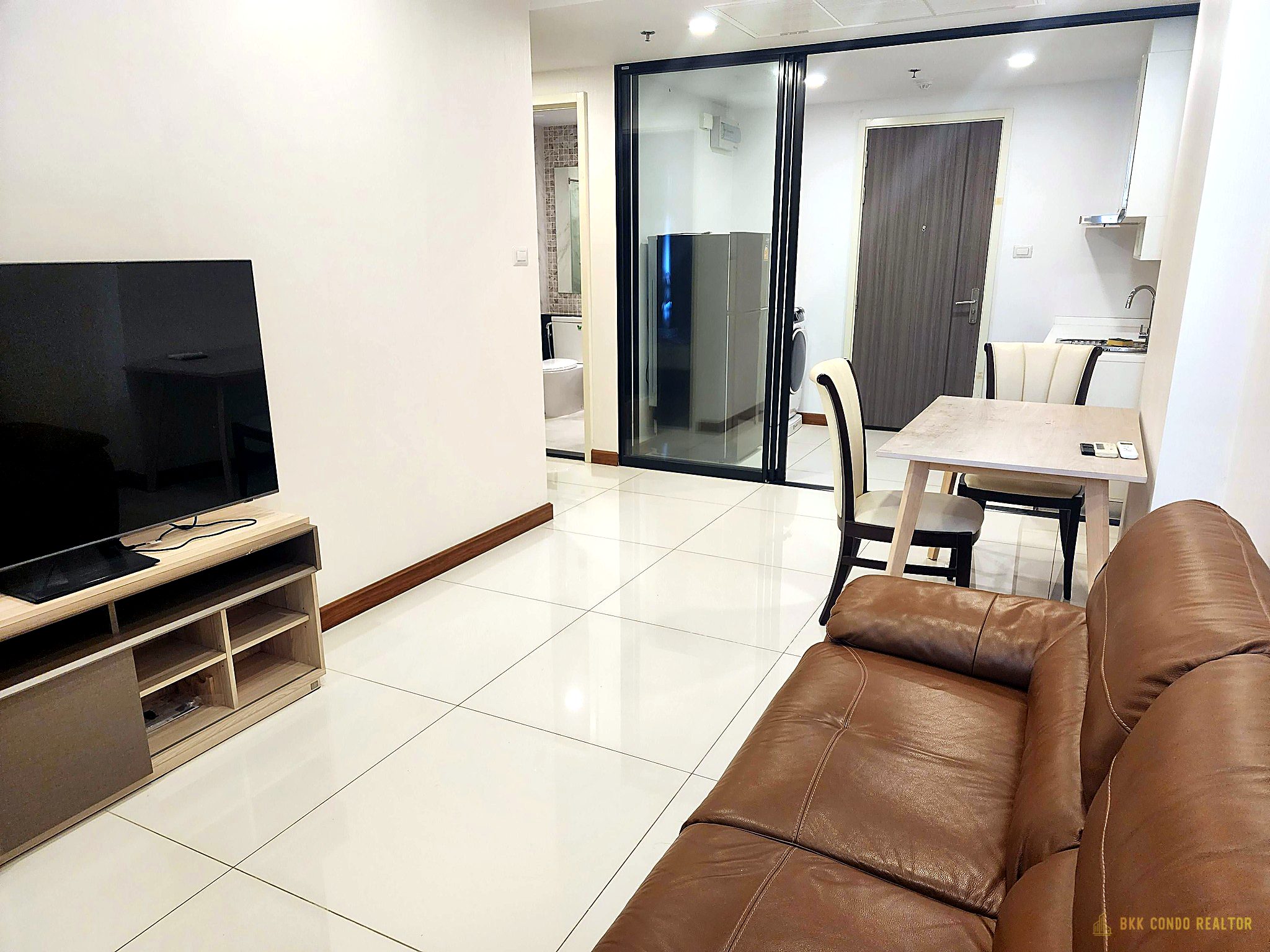 1-Bedroom Condo for Rent at Supalai Premier Charoen Nakhon (48 sqm) — Sukhumvit