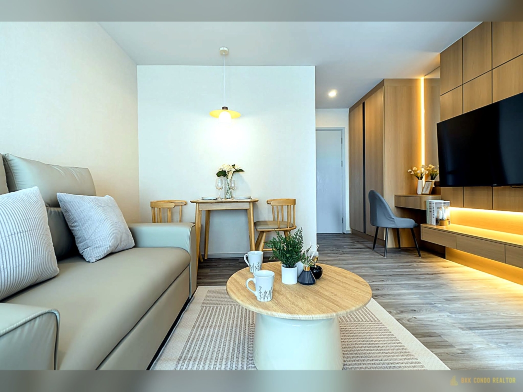 Studio Condo for Rent at Regent Home Bangna (28.21 sqm) — Bangna BTS
