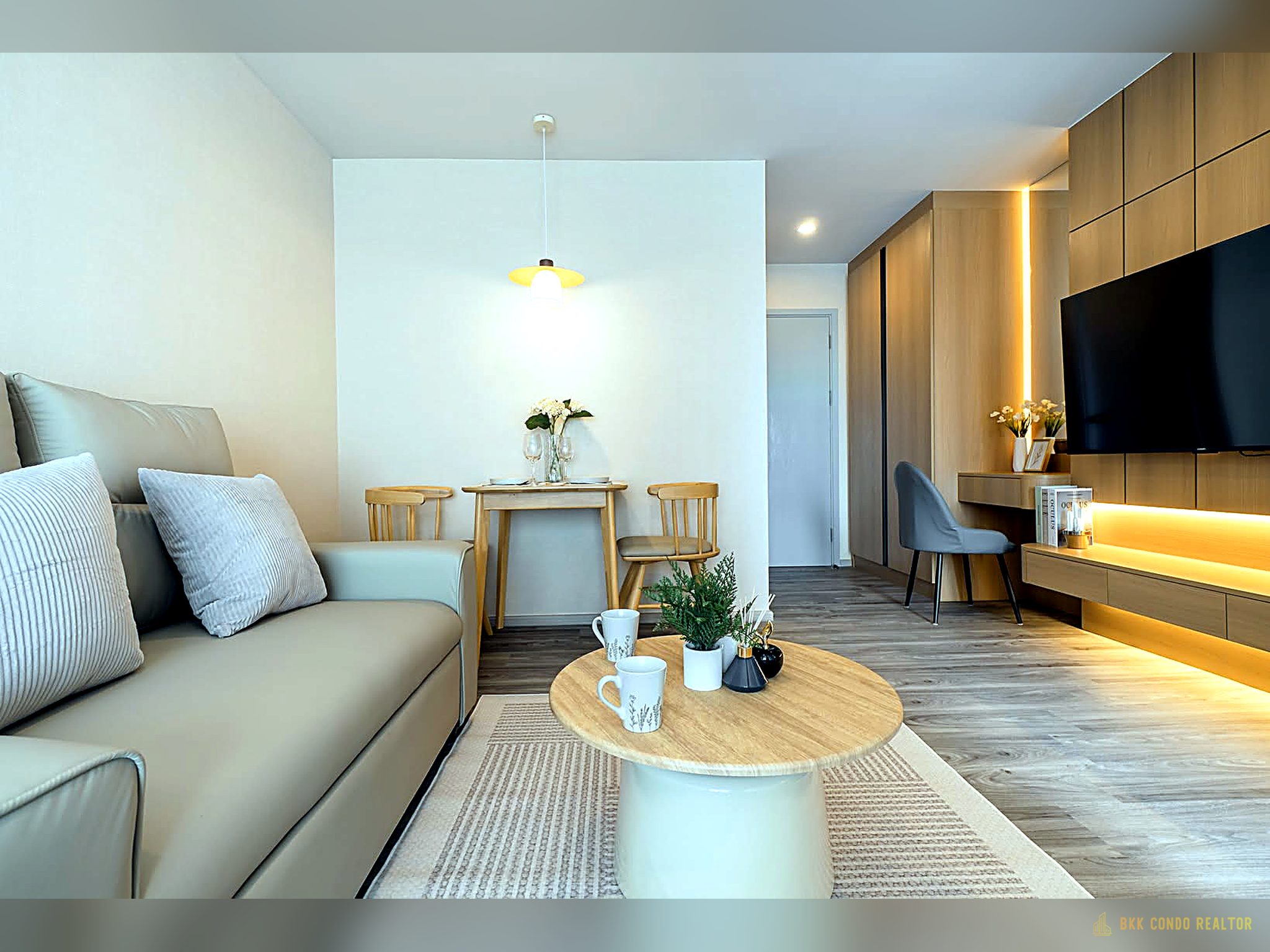 01-living_room-7 Studio Condo for Rent at Regent Home Bangna (28.21 sqm) — Bangna BTS