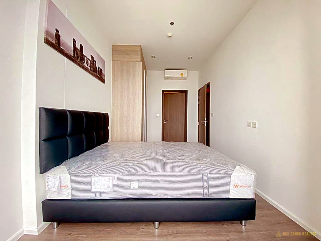 1-Bedroom Condo for Rent at Whizdom Essence (33 sqm) — Punnawithi BTS
