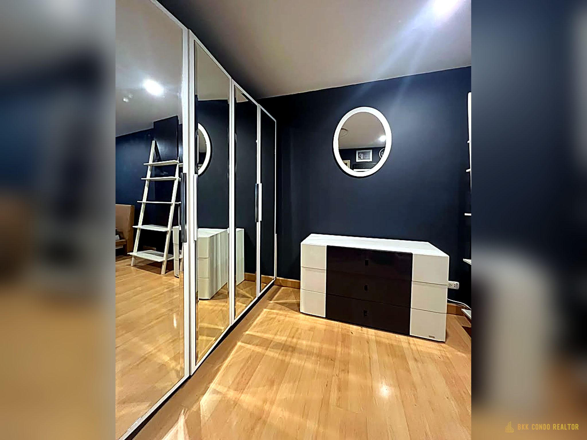 1-Bedroom Condo for Rent at Garden Asoke Rama9 (33.08 sqm) — Phetchaburi MRT