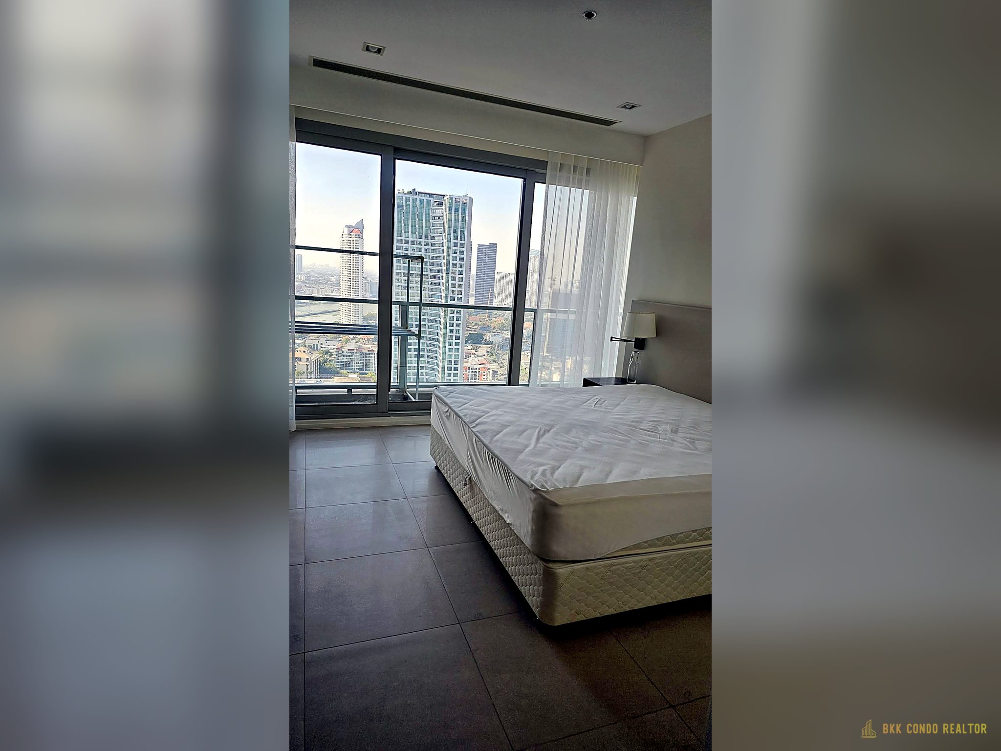 2-Bedroom Condo for Rent at The River Condo Charoen-Nakhon (138 sqm) — BTS Saphan Taksin