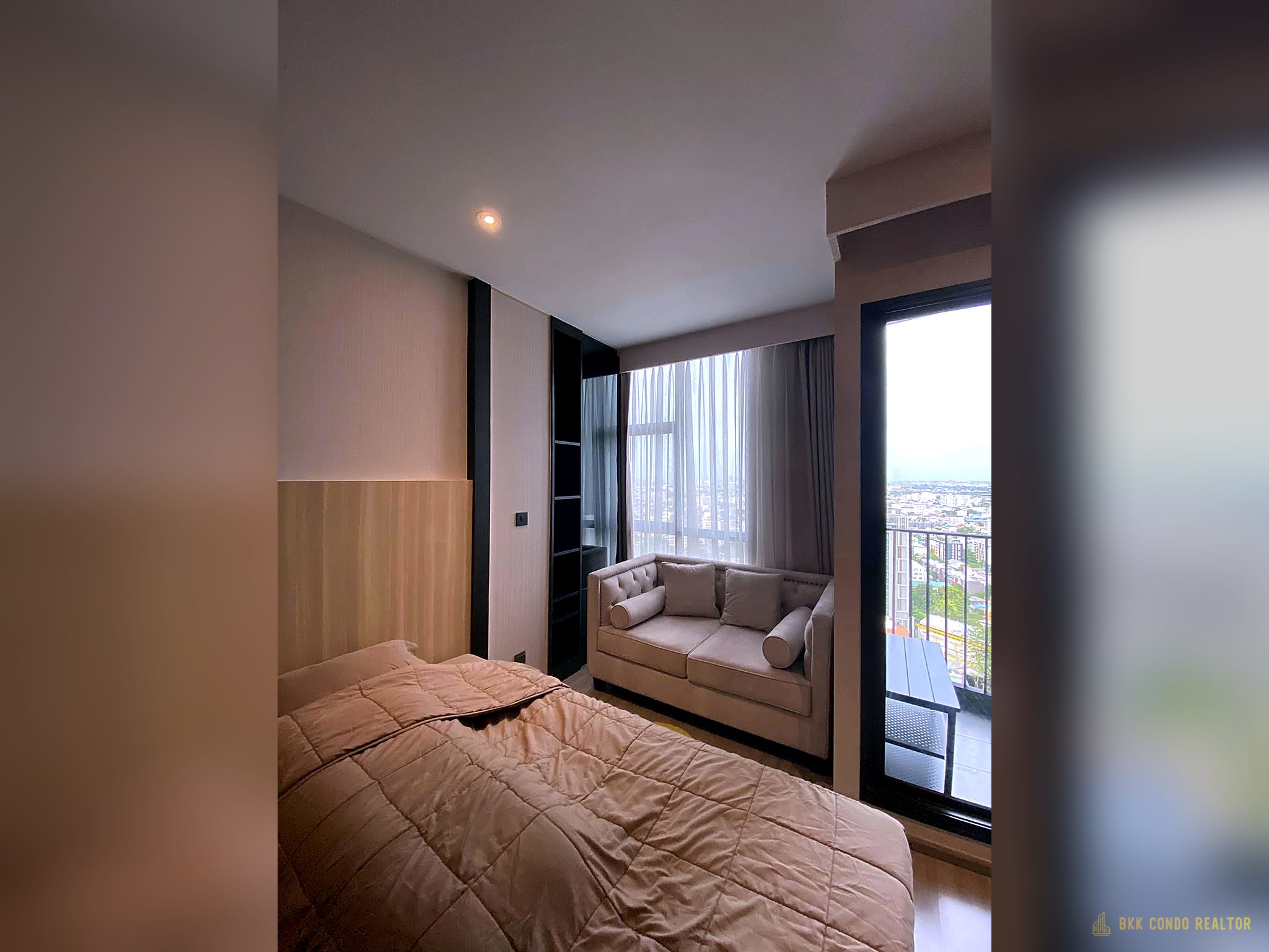Studio Condo for Rent at Rhythm Ekkamai (32 sqm) — Ekkamai BTS