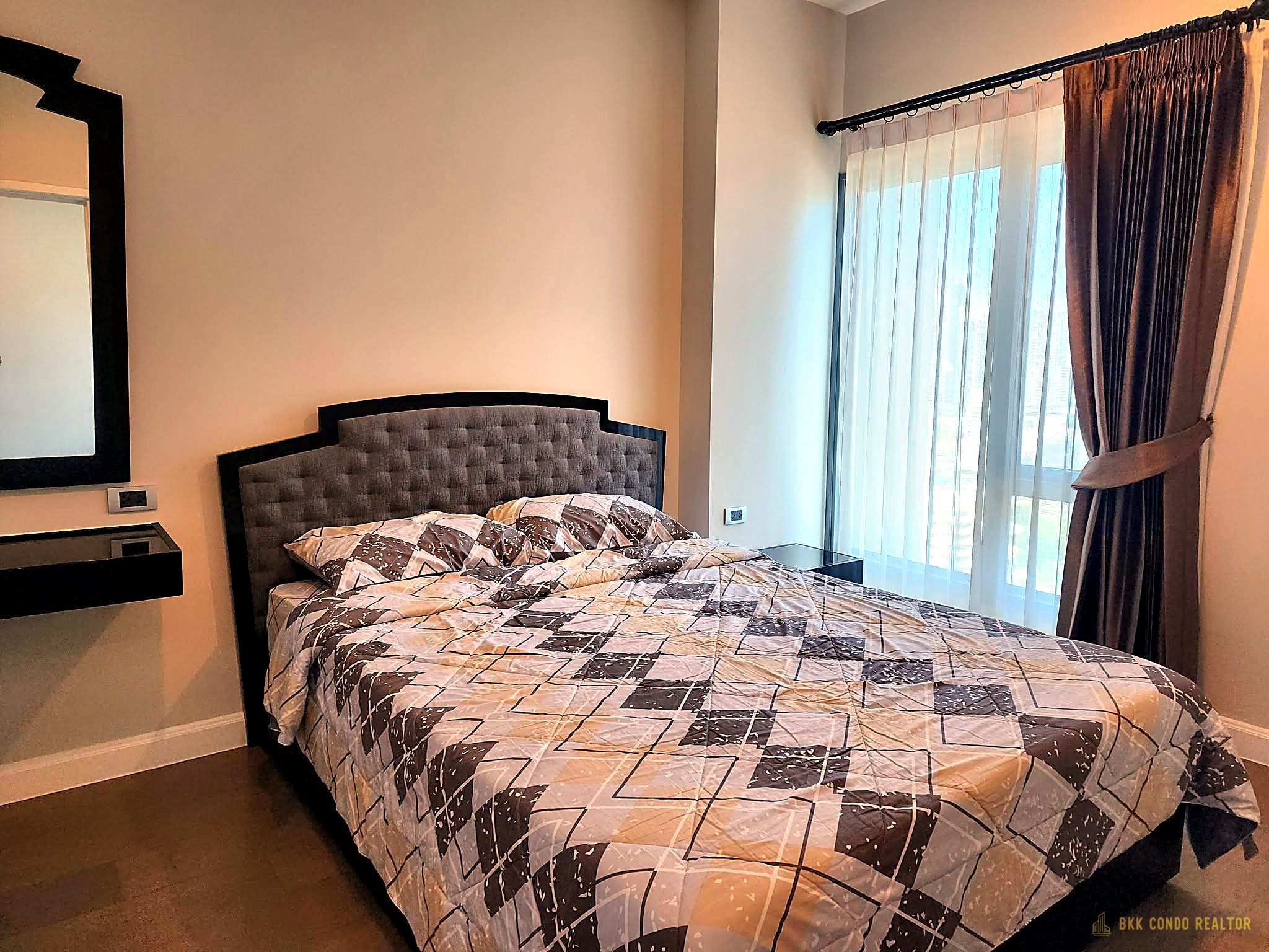 1-Bedroom Condo for Rent at The Crest Sukhumvit 34 (35 sqm) — Thonglor BTS