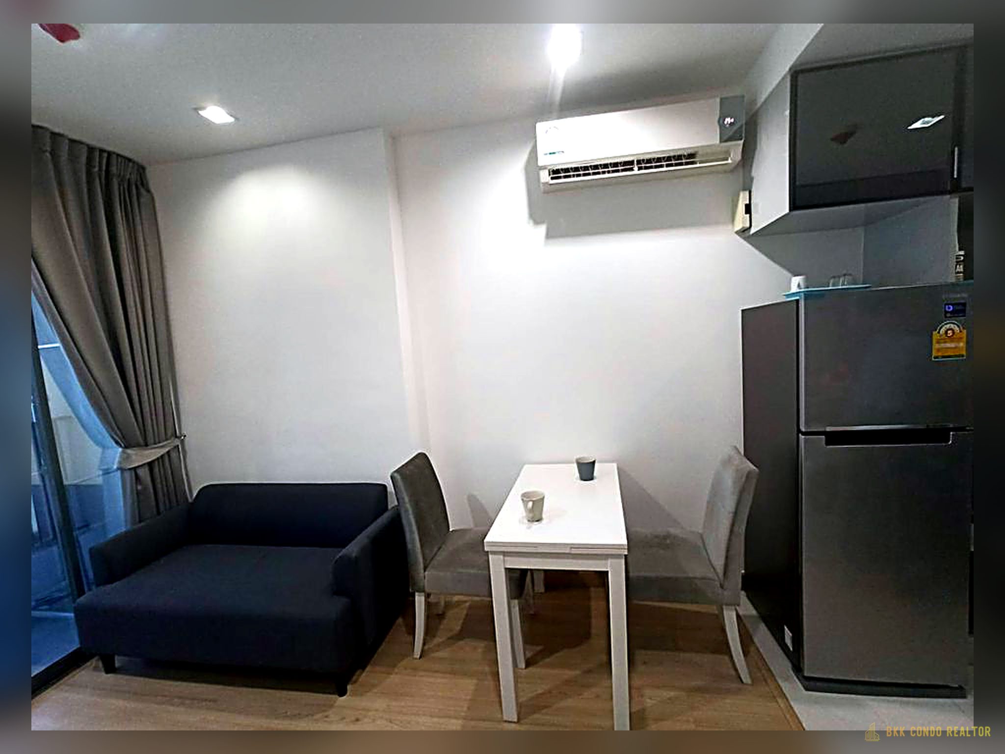 1-Bedroom Condo for Rent at IDEO Mobi Phayathai (31 sqm) — Phaya Thai BTS