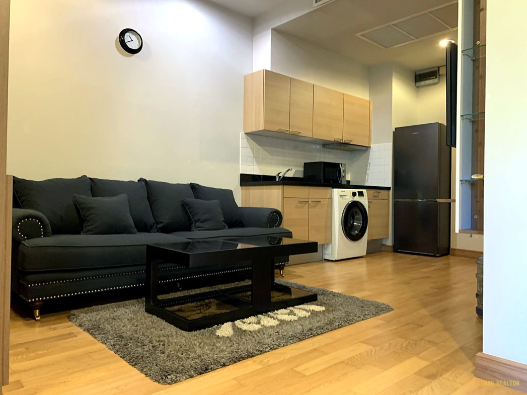 Studio Condo for Rent at The Address Chidlom (40 sqm) — Chidlom BTS