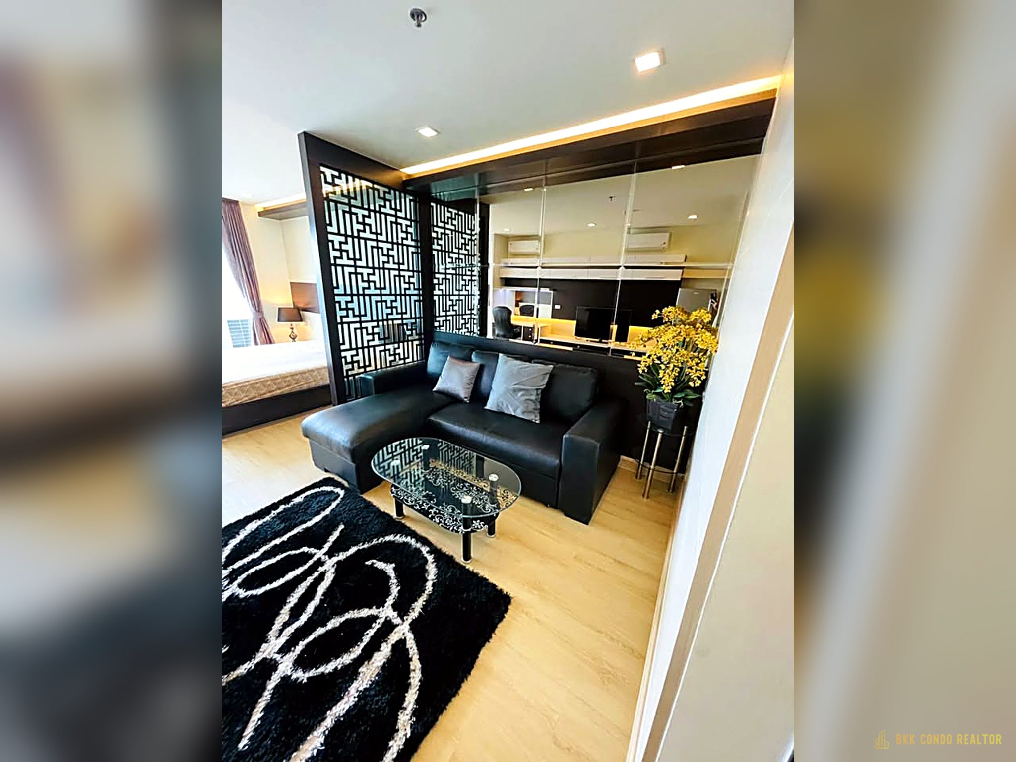 Studio Condo for Rent at Sky Walk Residence (40 sqm) — Phra Khanong BTS