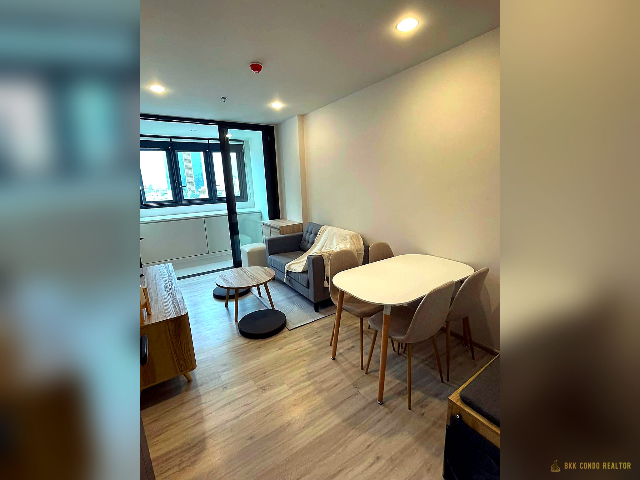 02-living_room 1-Bedroom Condo for Rent at XT Huaikhwang (35 sqm) — Huai Khwang MRT