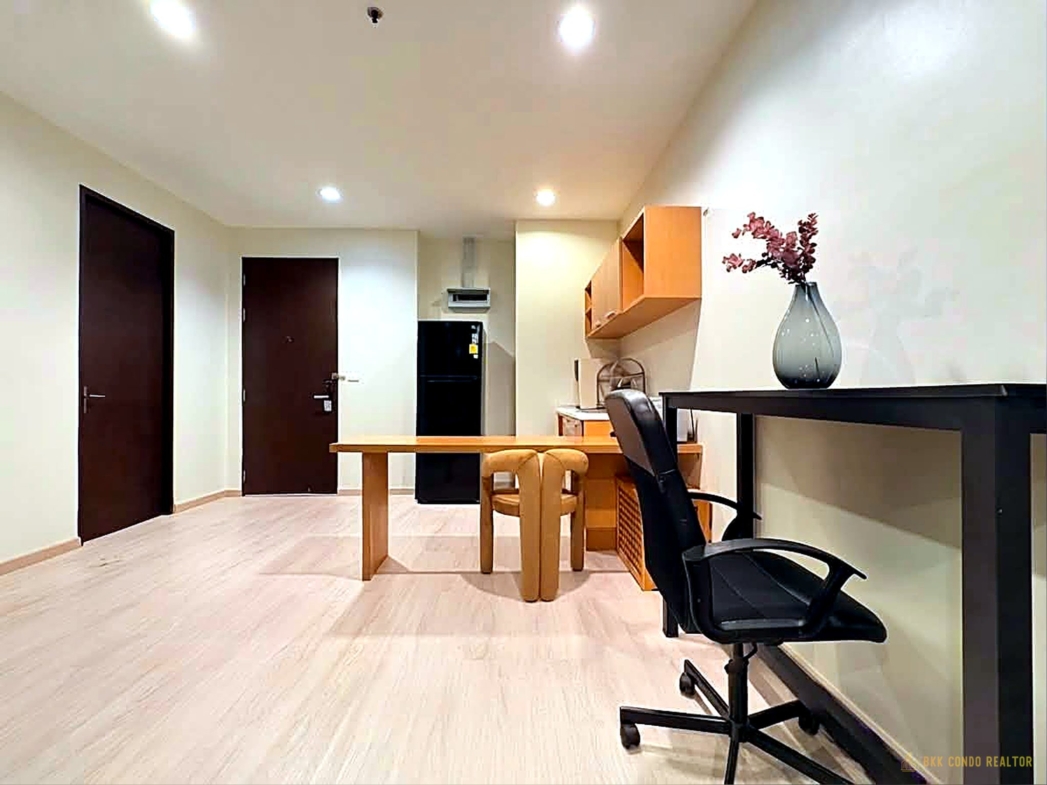 2-Bedroom Condo for Rent at The Address Siam (84 sqm) — Ratchathewi BTS
