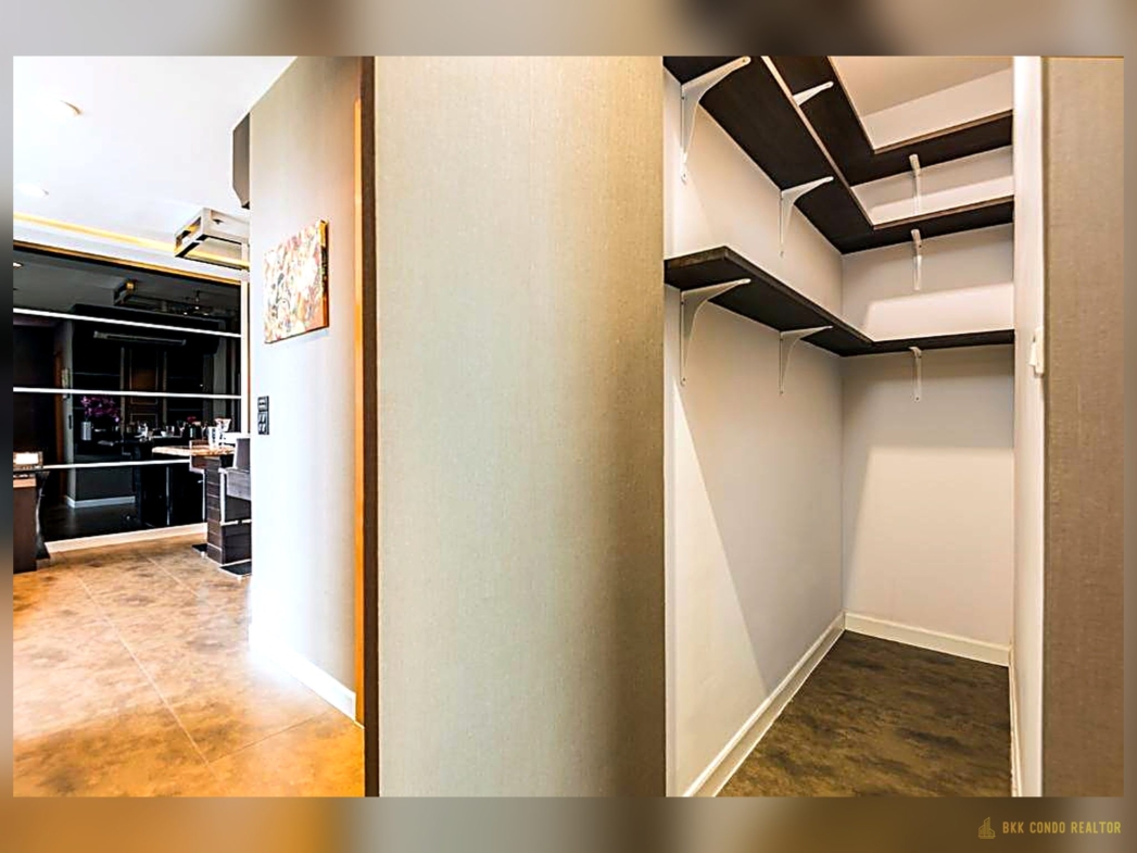 2-Bedroom Corner Condo for Rent at Circle Condominium (72 sqm) — Phetchaburi MRT