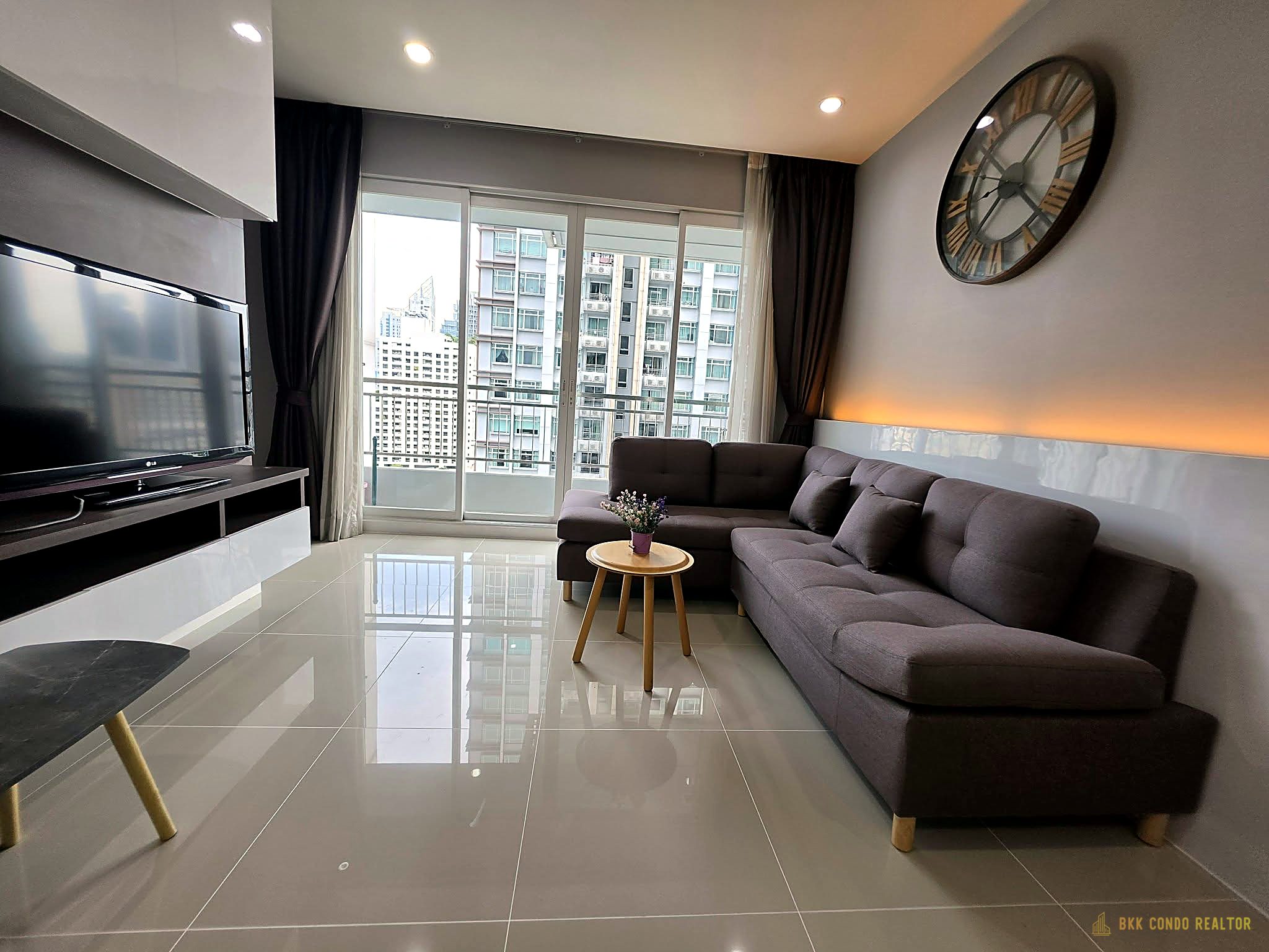 1-Bedroom Condo for Rent at Circle Condominium (48 sqm) — MRT Phetchaburi