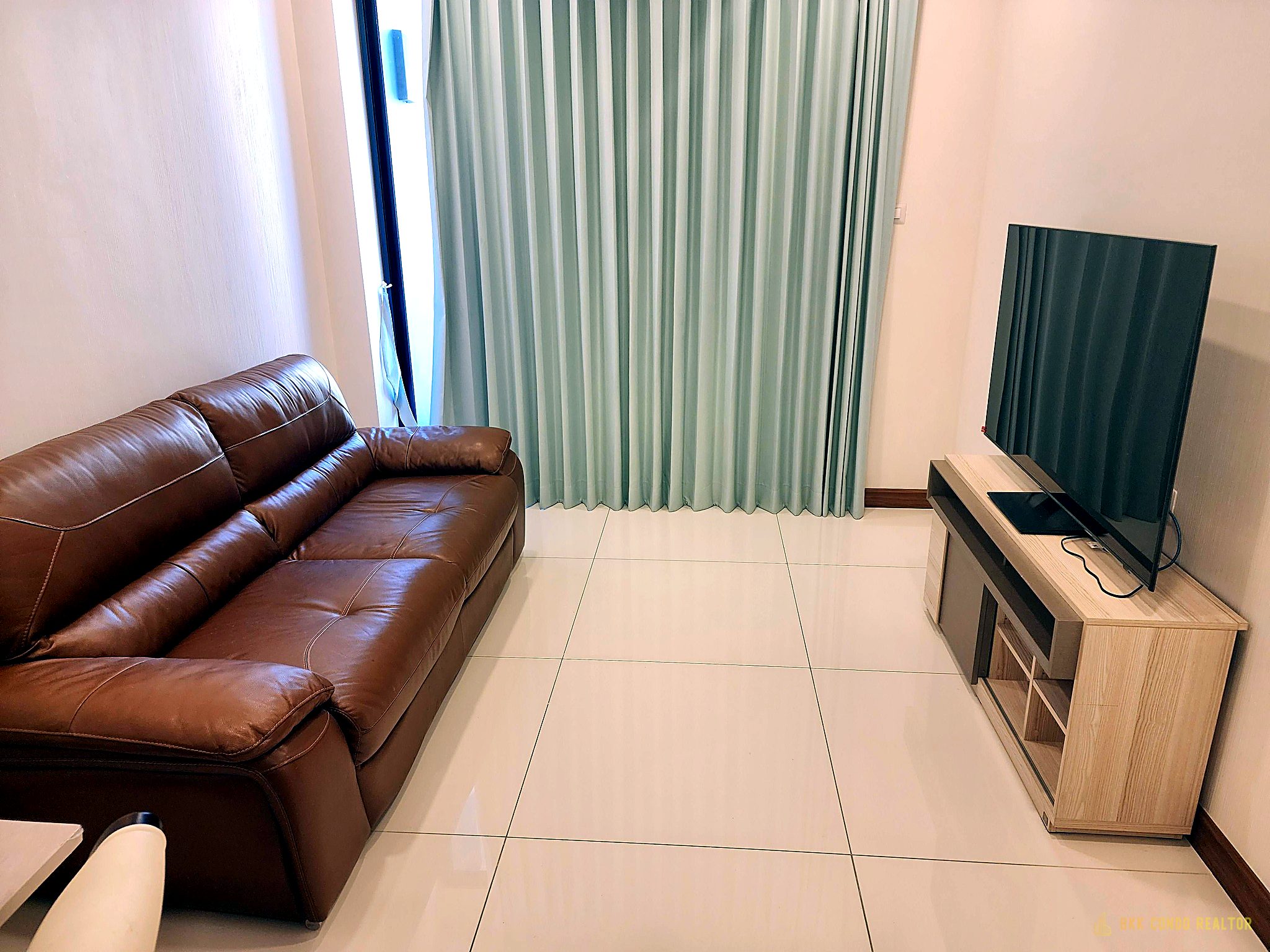 1-Bedroom Condo for Rent at Supalai Premier Charoen Nakhon (48 sqm) — Sukhumvit