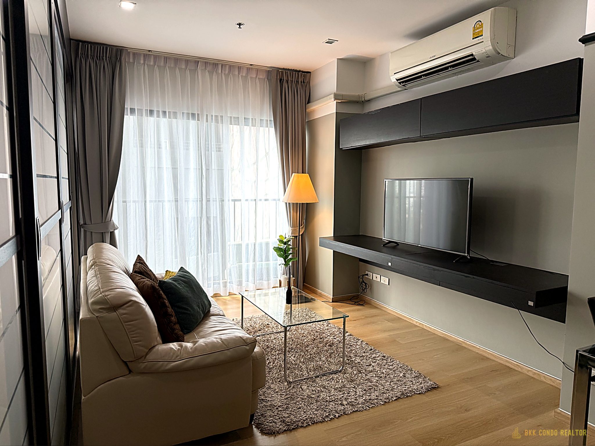 1-Bedroom Condo for Rent at Noble Remix Thonglor (40 sqm) — Thonglor BTS