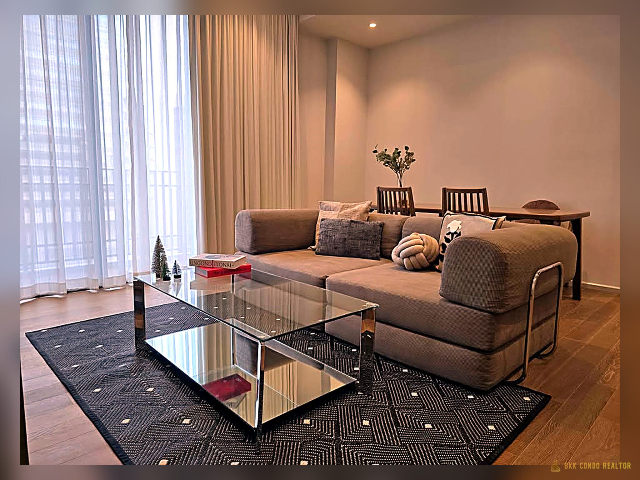 2-Bedroom Condo for Rent at Muniq Langsuan (86 sqm) — Chidlom BTS