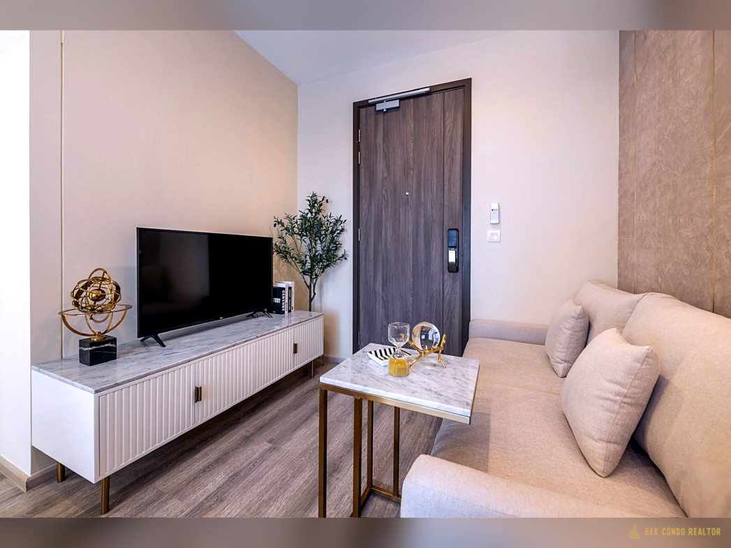 1-Bedroom Condo for Rent at IDEO Mobi Asoke (29 sqm) — Phetchaburi MRT