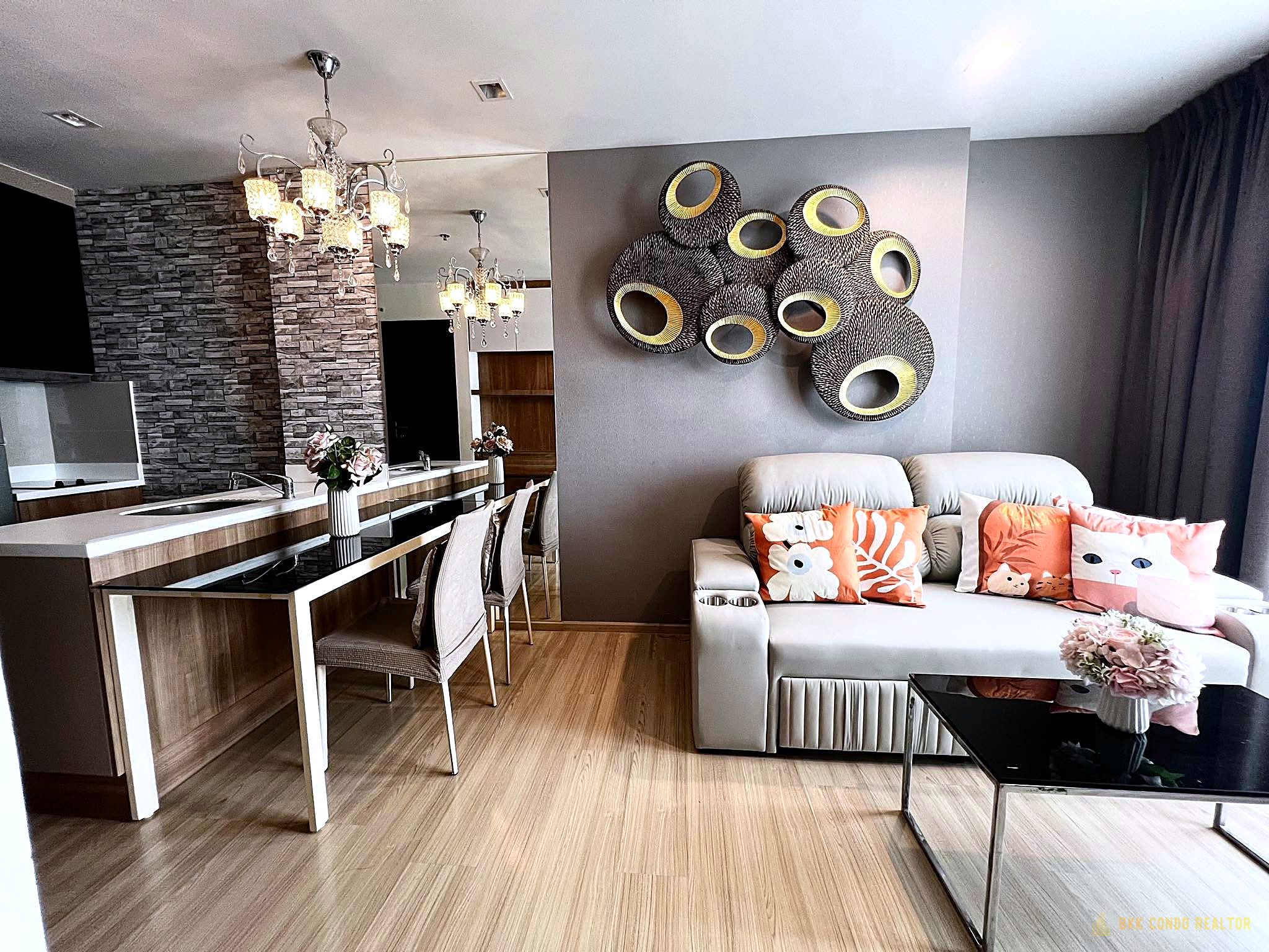 1-Bedroom Condo for Rent at Rhythm Sathorn 21 (45 sqm) — BTS Saphan Taksin