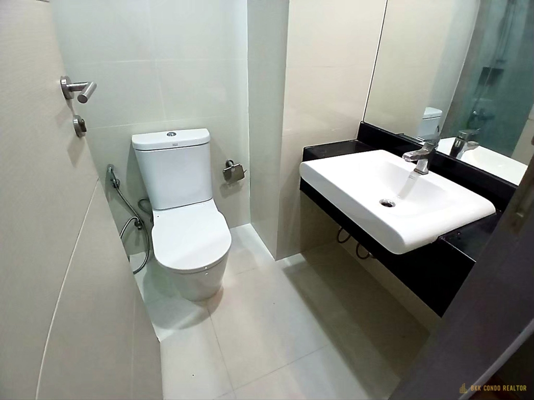 1-Bedroom Condo for Rent at Rhythm Sukhumvit 50 (45 sqm) — On Nut BTS