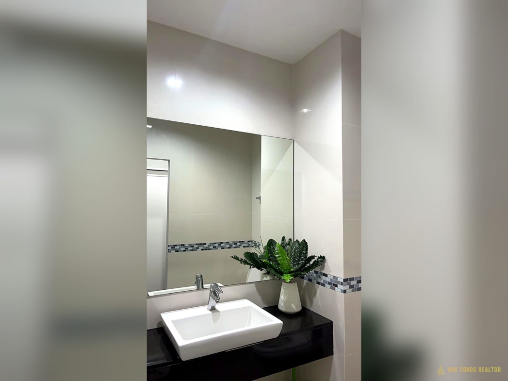 1-Bedroom Condo for Rent at IDEO Q Phayathai (45 sqm) — Phaya Thai BTS