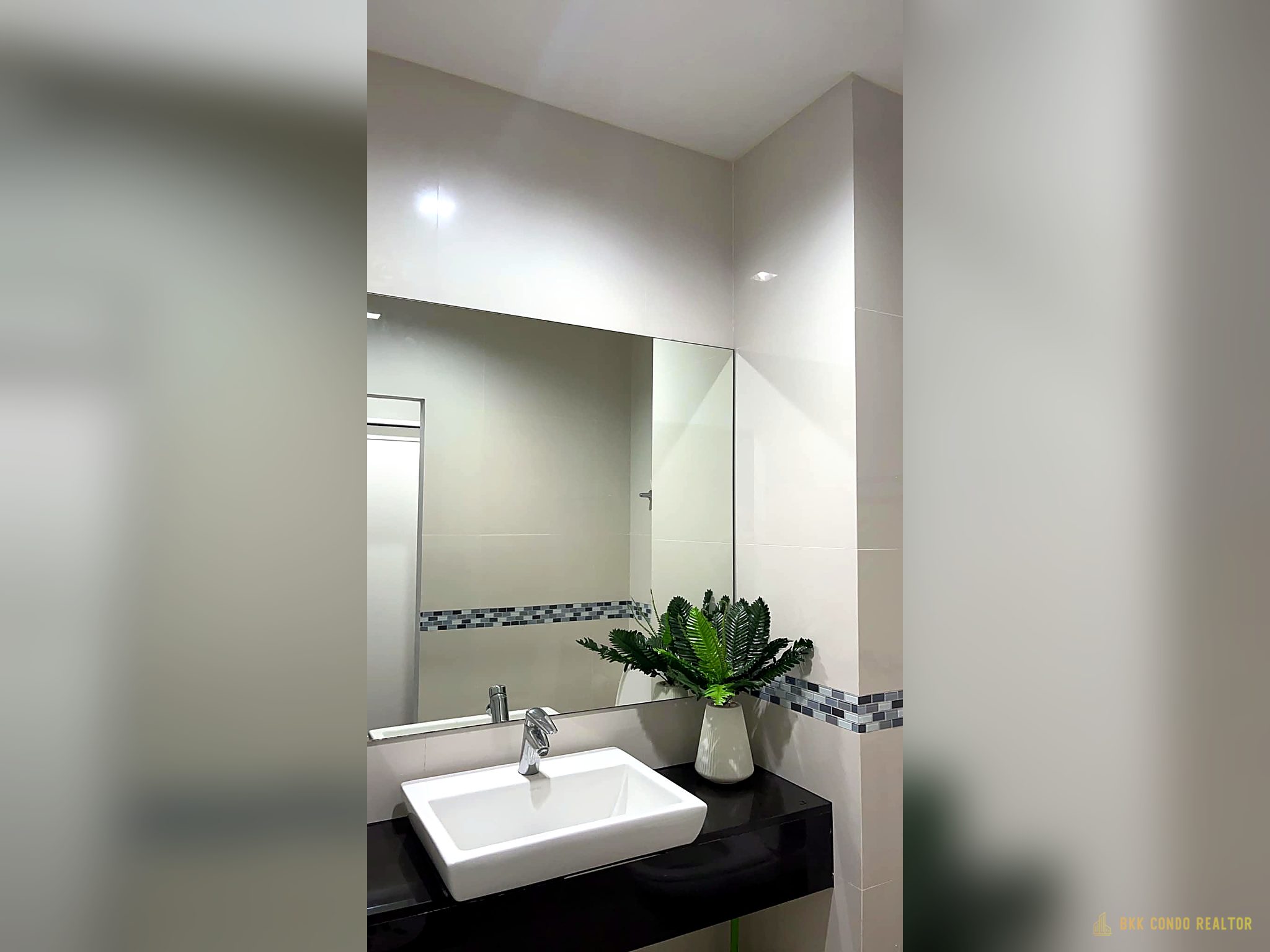 1-Bedroom Condo for Rent at IDEO Q Phayathai (45 sqm) — Phaya Thai BTS
